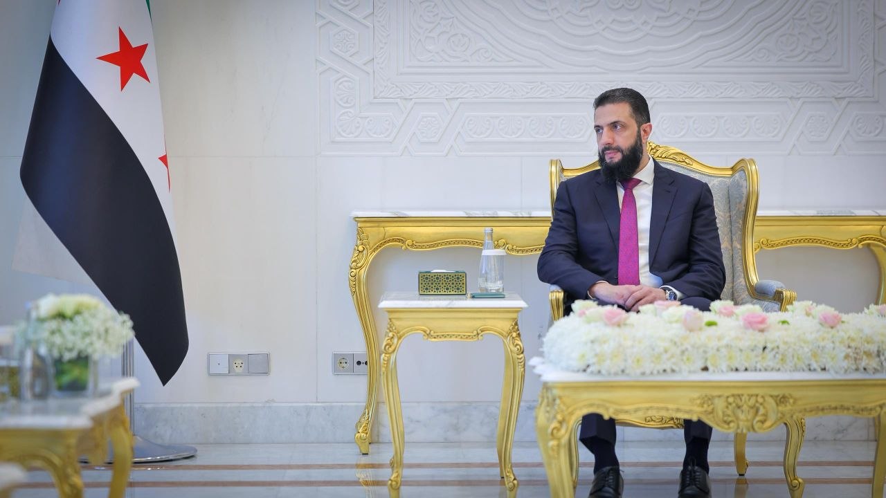 استقبل فخامة رئيس الجمهورية السيد أحمد الشرع ووزير الخارجية والمغتربين السيد أسعد حسن الشيباني في العاصمة دمشق وزير خارجية الجمهورية الإسلامية الموريتانية السيد محمد سالم ولد مرزوك