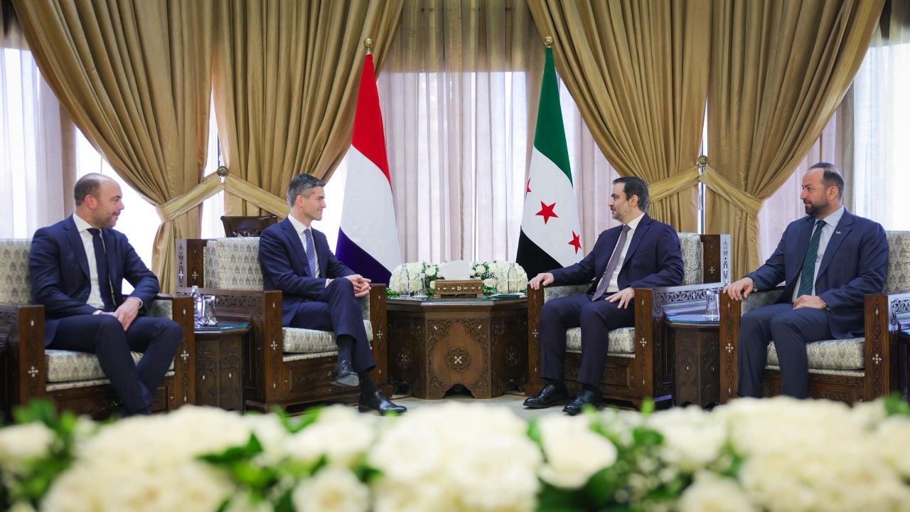 استقبل وزير الخارجية والمغتربين السيد أسعد حسن الشيباني، في العاصمة دمشق، وزير خارجية مملكة هولندا السيد توماس برندسن، ونائب رئيس مجلس الوزراء ووزير اللجوء والهجرة في مملكة هولندا السيد جيسبيرتوس فان دن برنك
