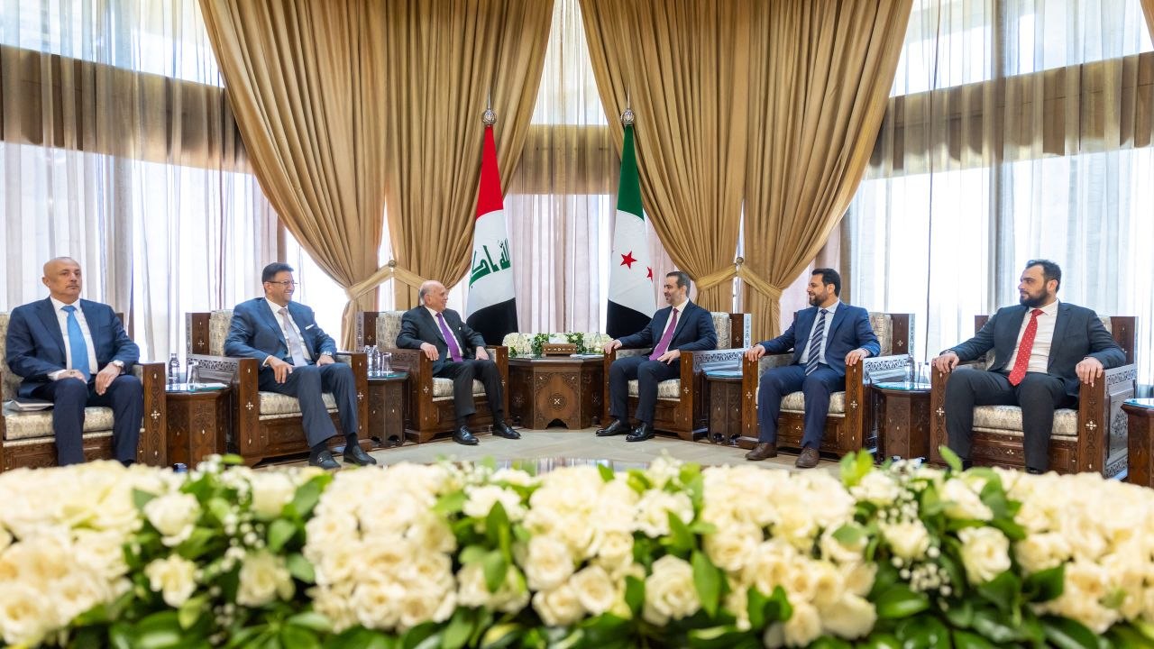 استقبل وزير الخارجية والمغتربين السيد أسعد حسن الشيباني وزير خارجية جمهورية العراق الشقيق السيد فؤاد حسين، في العاصمة دمشق