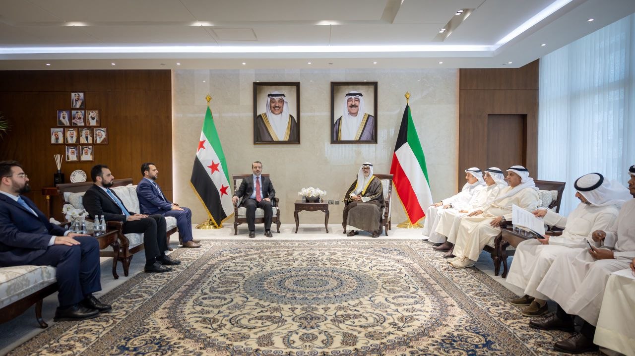 التقى وزير الخارجية والمغتربين السيد أسعد حسن الشيباني وزير خارجية دولة الكويت الشقيقة الشيخ جراح جابر الأحمد الصباح، في العاصمة الكويت