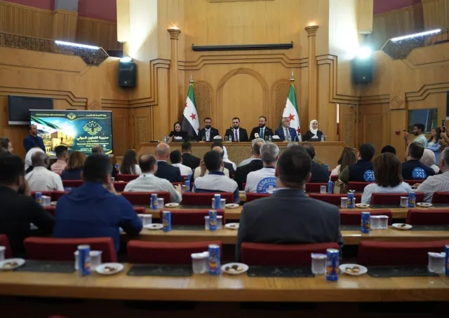 عقد مدير إدارة التعاون الدولي في وزارة الخارجية والمغتربين، السيد قتيبة قاديش، ومحافظ حلب السيد عزام الغريب، اجتماعًا ضم ممثلين عن عدد من منظمات المجتمع المدني في محافظة حلب