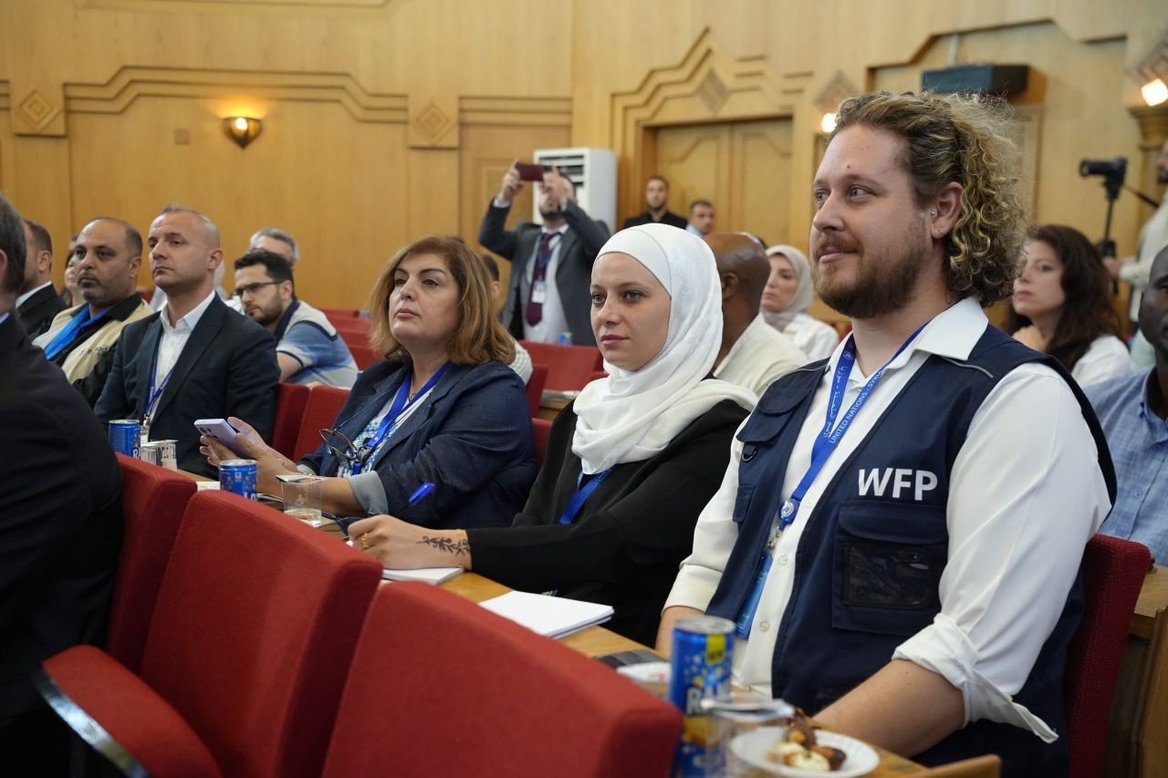 عقد مدير إدارة التعاون الدولي في وزارة الخارجية والمغتربين، السيد قتيبة قاديش، ومحافظ حلب السيد عزام الغريب، اجتماعًا ضم ممثلين عن عدد من منظمات المجتمع المدني في محافظة حلب