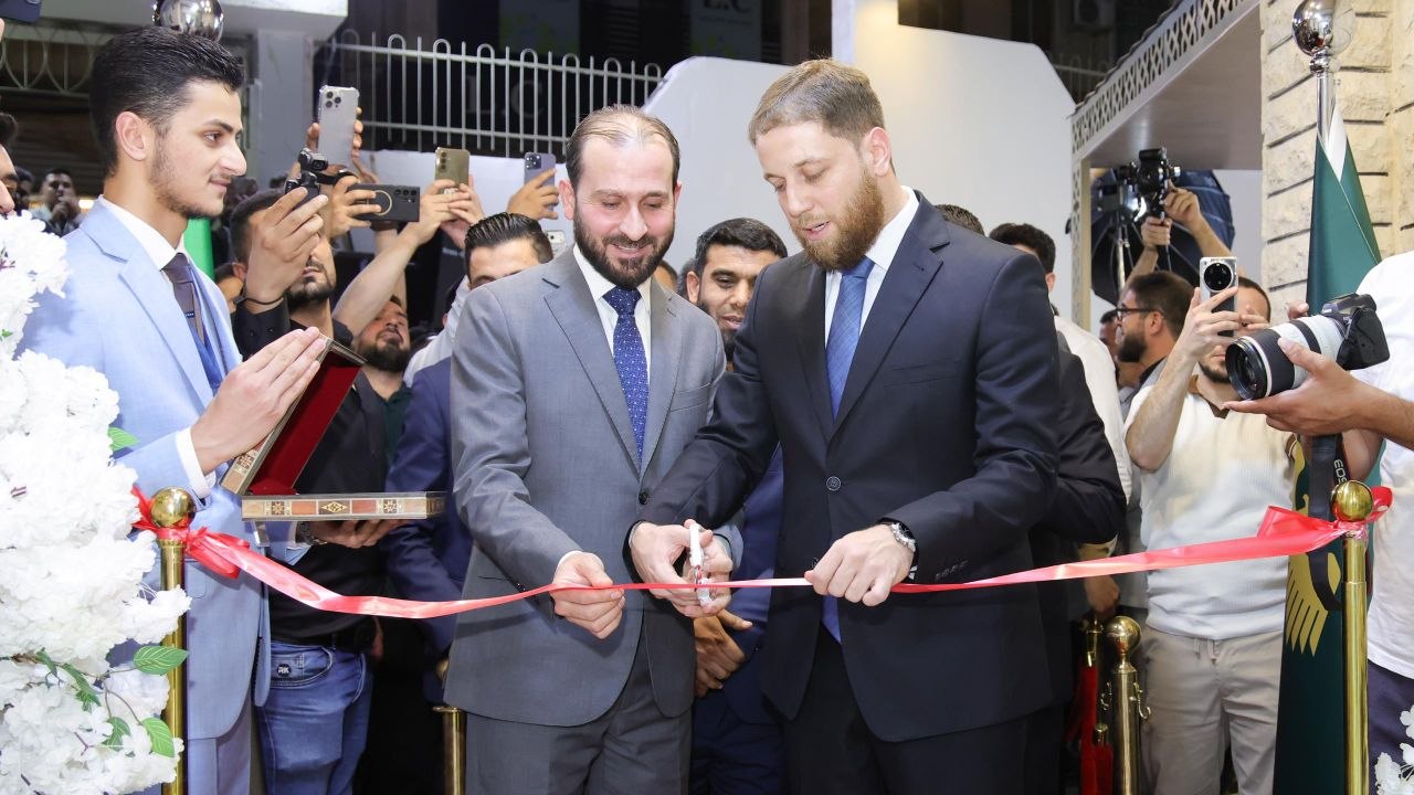 افتتحت الإدارة القنصلية في وزارة الخارجية والمغتربين اليوم، المكتب القنصلي في محافظة حماة خلال مراسم رسمية