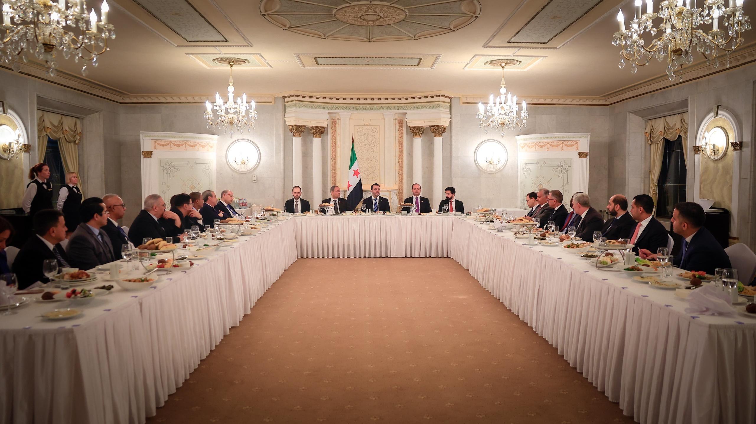 Minister of Foreign Affairs and Expatriates Asaad Hassan Al-Shaibani hostes a dinner banquet to ambassadors of Arab countries accredited to Moscow