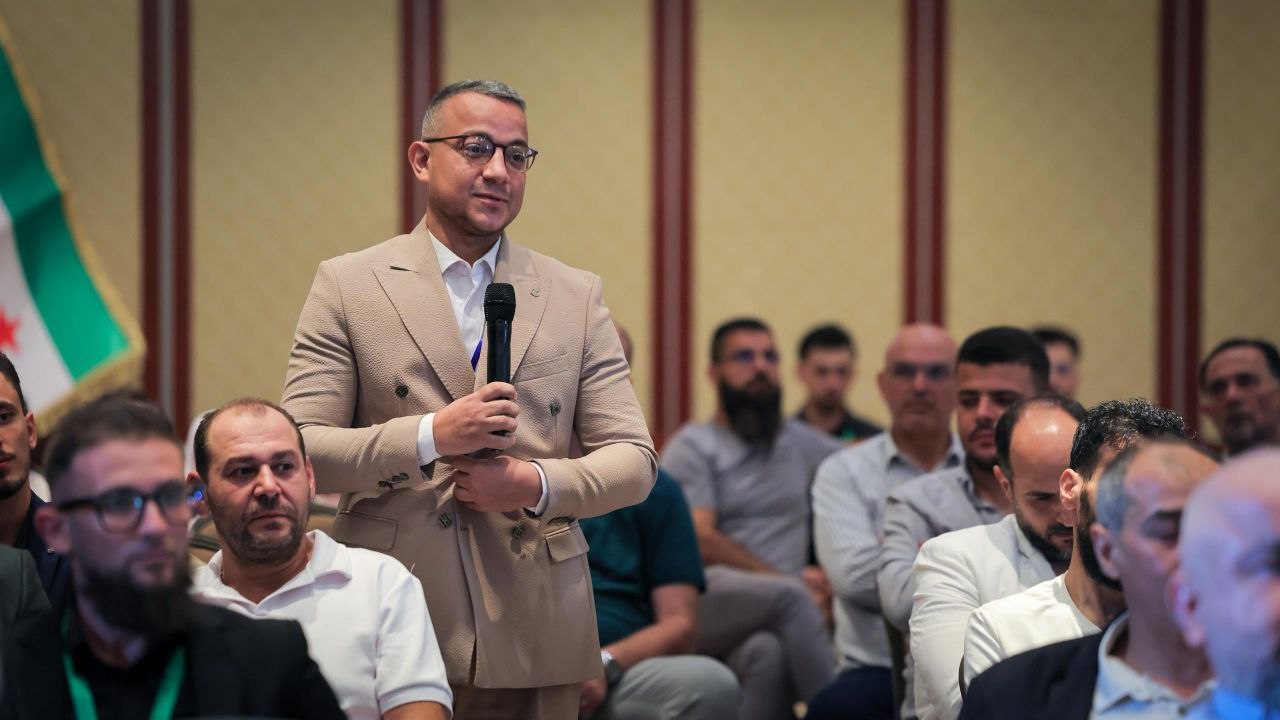 التقى وزير الخارجية والمغتربين السيد أسعد حسن الشيباني عددًا من أبناء الجالية السورية المقيمين في ليبيا
