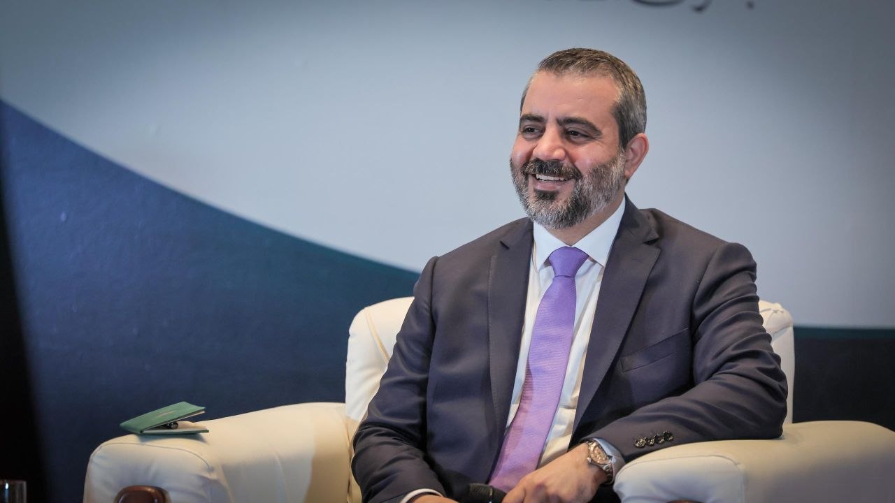 التقى وزير الخارجية والمغتربين السيد أسعد حسن الشيباني عددًا من أبناء الجالية السورية المقيمين في ليبيا