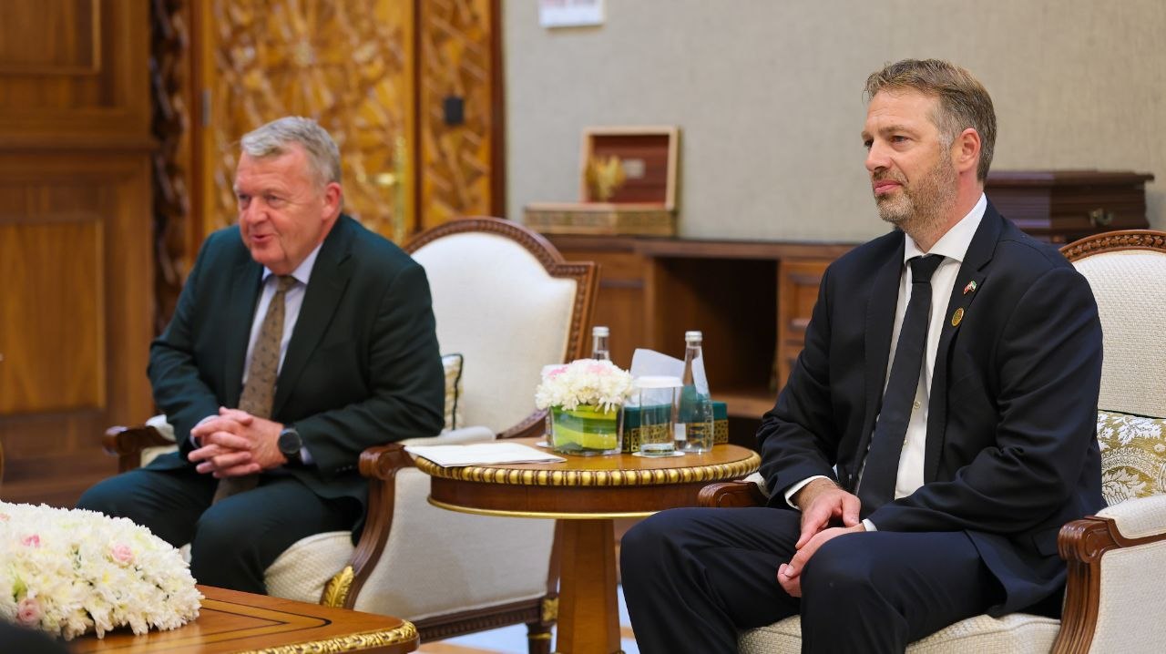 استقبل فخامة رئيس الجمهورية السيد أحمد الشرع ووزير الخارجية والمغتربين السيد أسعد حسن الشيباني في العاصمة دمشق، وزير خارجية مملكة الدنمارك لارس لوكه راسموسن والوفد المرافق له