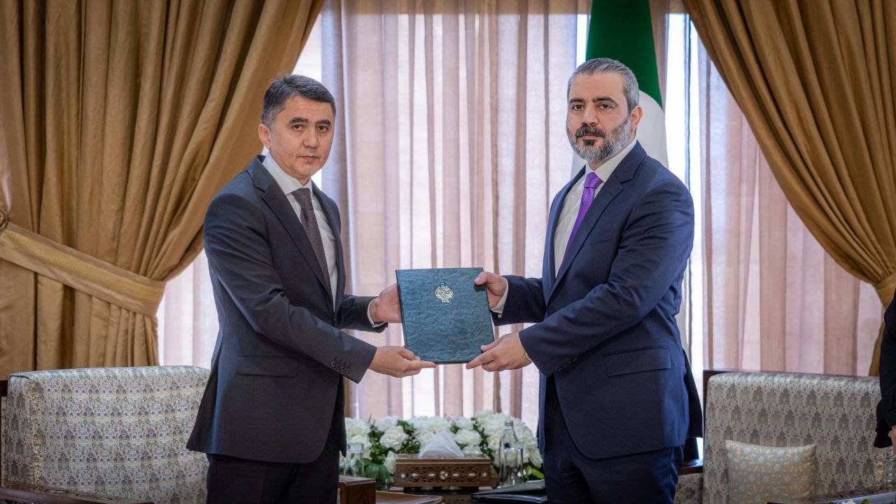 استقبل وزير الخارجية والمغتربين السيد أسعد حسن الشيباني سفير جمهورية أوزبكستان لدى الجمهورية العربية السورية السيد أيوب خان بوتسوف