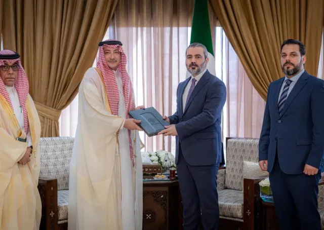 استقبل وزير الخارجية والمغتربين السيد أسعد حسن الشيباني سفير المملكة العربية السعودية لدى الجمهورية العربية السورية السيد غازي العنزي