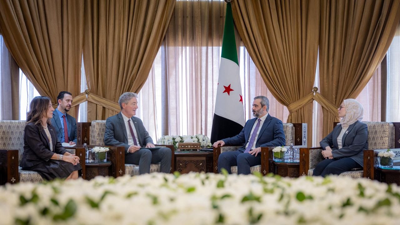 استقبل وزير الخارجية والمغتربين السيد أسعد حسن الشيباني سفير الاتحاد الأوروبي لدى الجمهورية العربية السورية السيد ميخائيل أونماخت