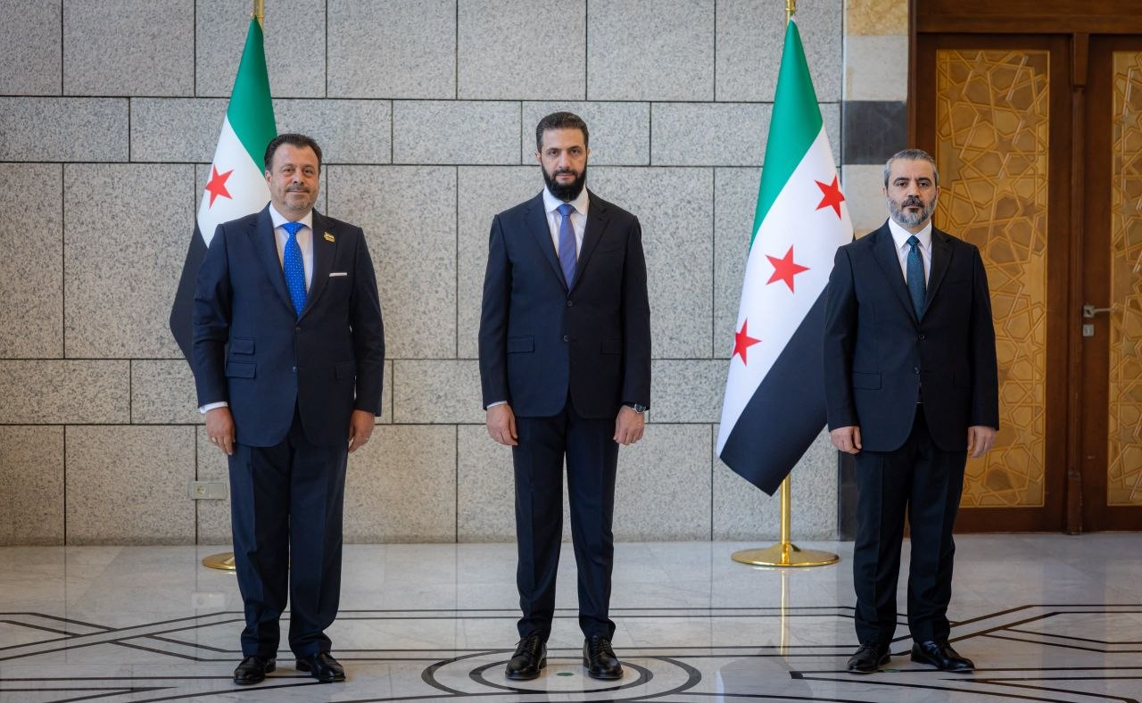 استقبل فخامة رئيس الجمهورية السيد أحمد الشرع، ووزير الخارجية والمغتربين السيد أسعد حسن الشيباني، في العاصمة دمشق، سفراء عدة دول