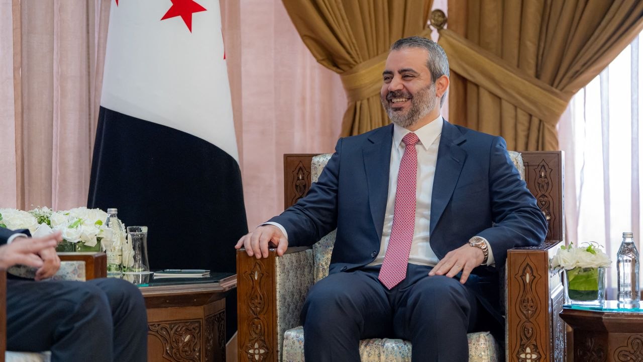 استقبل وزير الخارجية والمغتربين السيد أسعد حسن الشيباني في العاصمة دمشق، نائب رئيس الوزراء وزير الخارجية وشؤون المغتربين الأردني السيد أيمن الصفدي