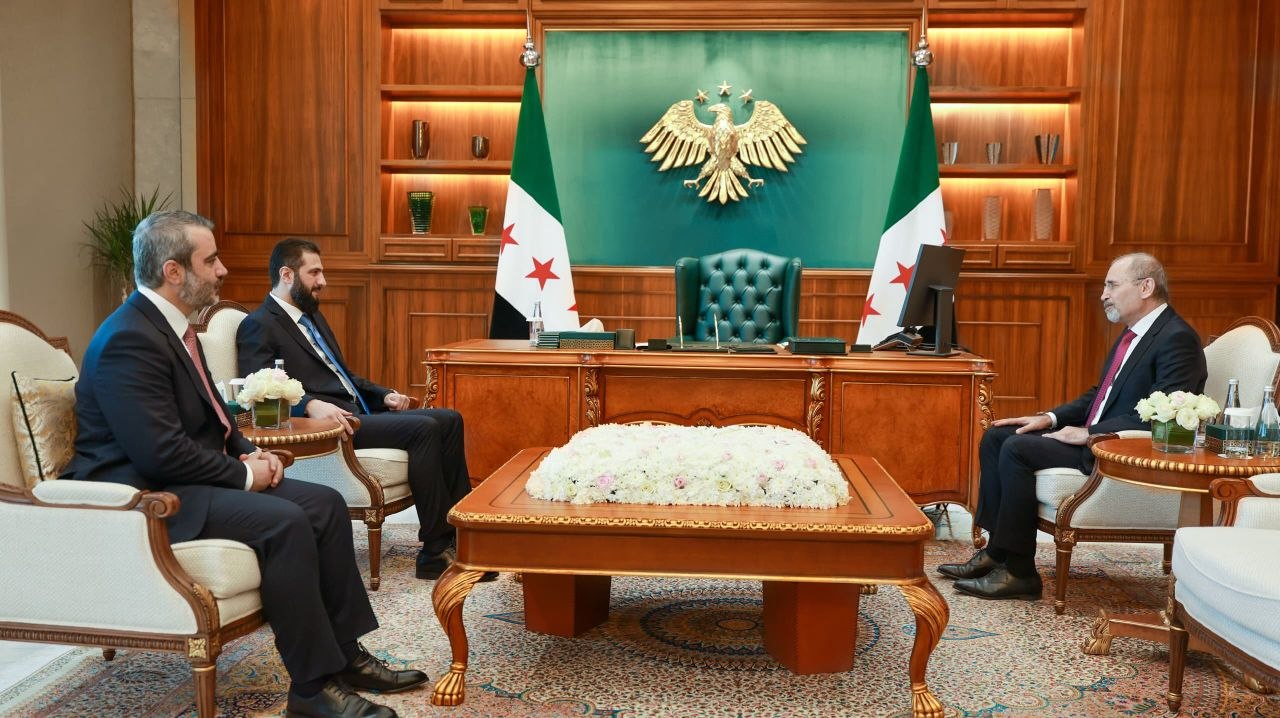 استقبل فخامة رئيس الجمهورية السيد أحمد الشرع ووزير الخارجية والمغتربين السيد أسعد حسن الشيباني اليوم في العاصمة دمشق، نائب رئيس الوزراء وزير الخارجية وشؤون المغتربين الأردني السيد أيمن الصفدي