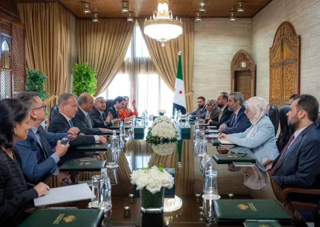 استقبل وزير الخارجية والمغتربين السيد أسعد حسن الشيباني اليوم في العاصمة دمشق، الأمين العام لوزارة الخارجية والتعاون الدولي في الجمهورية الإيطالية السيد ريكاردو غواراليا