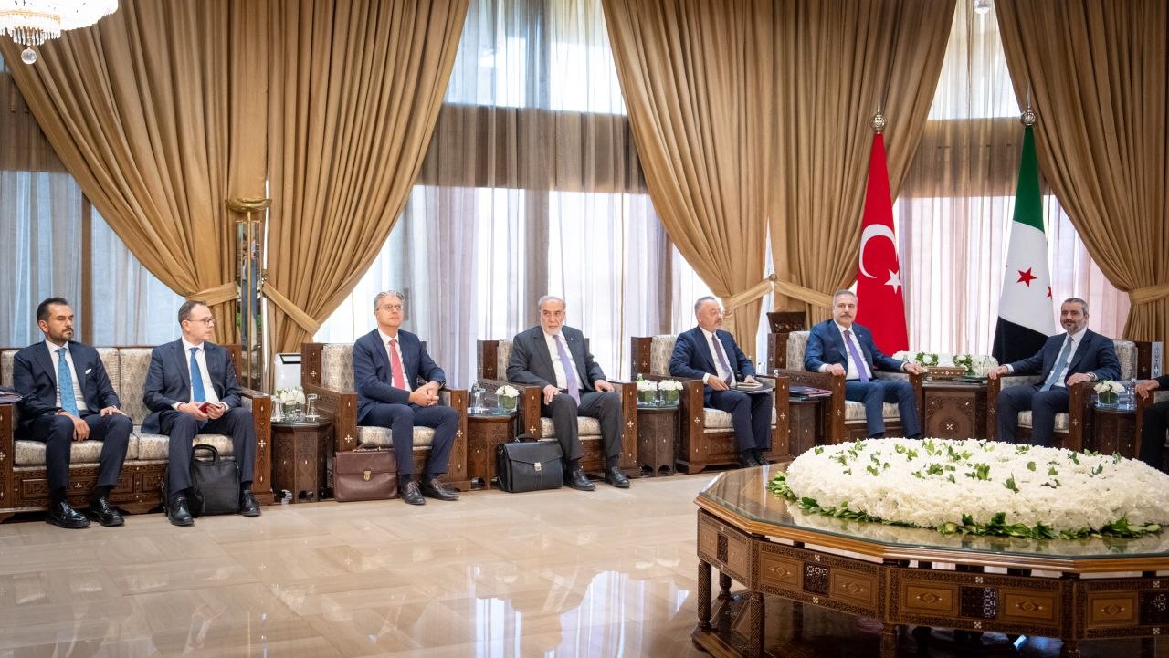 استقبل وزير الخارجية والمغتربين السيد أسعد حسن الشيباني اليوم في العاصمة دمشق، وزير خارجية جمهورية تركيا السيد هاكان فيدان