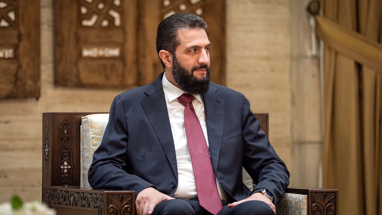 استقبل فخامة رئيس الجمهورية السيد أحمد الشرع ووزير الخارجية والمغتربين السيد أسعد حسن الشيباني وزير خارجية جمهورية تركيا السيد هاكان فيدان