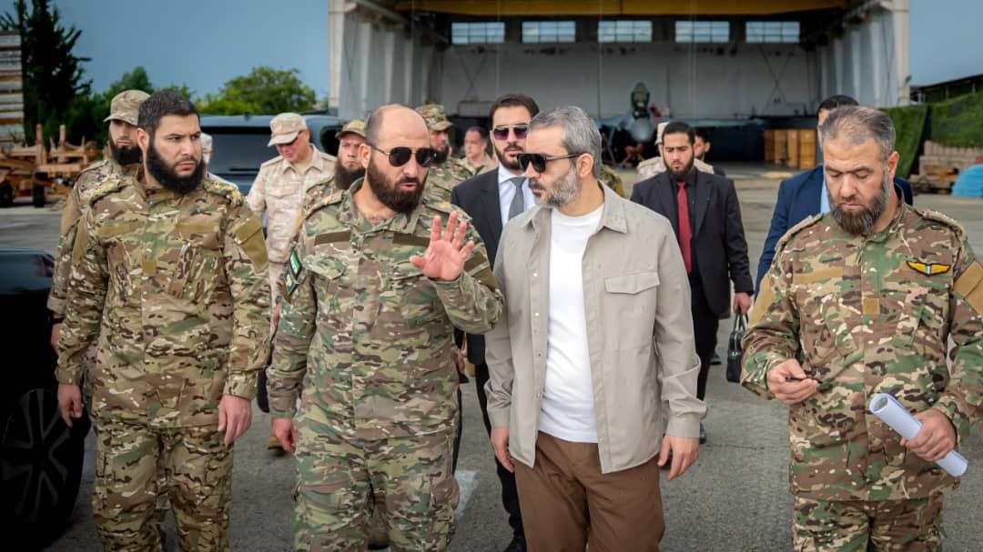 أجرى وزير الخارجية والمغتربين السيد أسعد حسن الشيباني جولة ميدانية داخل مطار اللاذقية الدولي