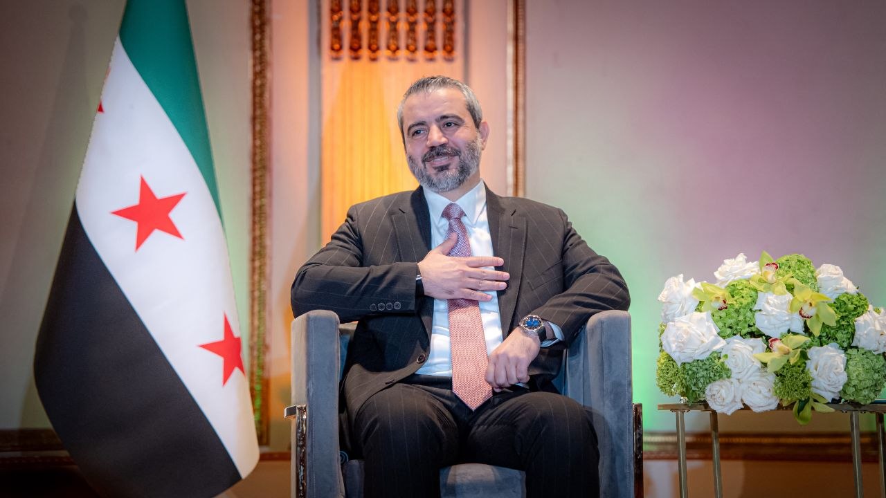 التقى فخامة رئيس الجمهورية السيد أحمد الشرع، ووزير الخارجية والمغتربين السيد أسعد حسن الشيباني، بحضور وزير الطوارئ وإدارة الكوارث السيد رائد الصالح، بعدد من أبناء الجالية السورية في الولايات المتحدة الأمريكية