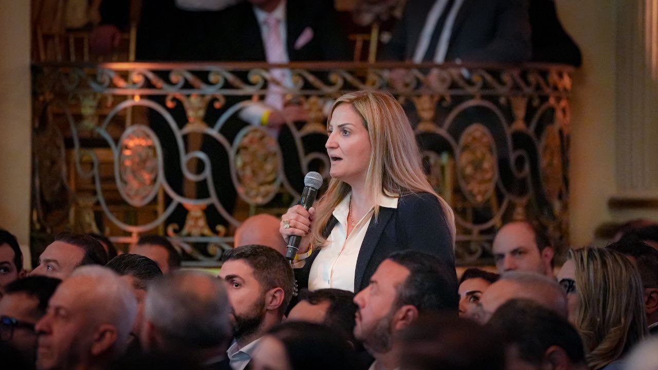 التقى فخامة رئيس الجمهورية السيد أحمد الشرع، ووزير الخارجية والمغتربين السيد أسعد حسن الشيباني، بحضور وزير الطوارئ وإدارة الكوارث السيد رائد الصالح، بعدد من أبناء الجالية السورية في الولايات المتحدة الأمريكية