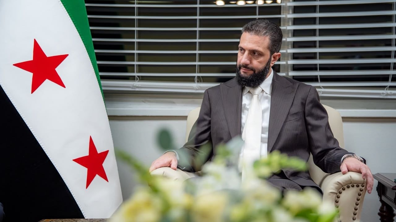 التقى فخامة رئيس الجمهورية السيد أحمد الشرع، ووزير الخارجية والمغتربين السيد أسعد حسن الشيباني، عدداً من أعضاء الكونغرس الأمريكي