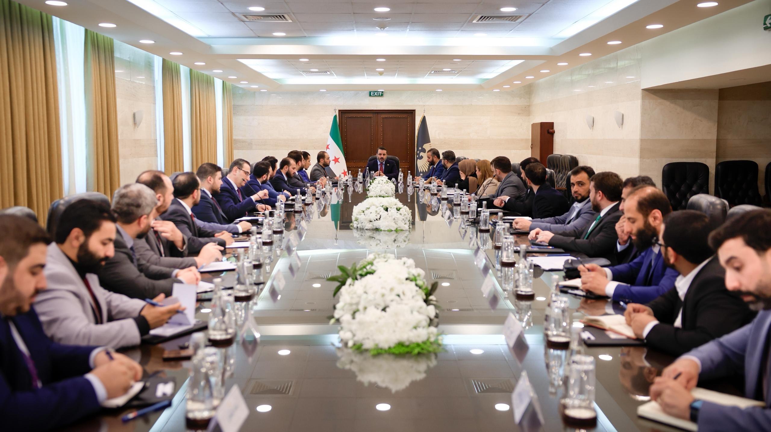 وزير الخارجية والمغتربين يترأس اجتماعًا مع إدارات الوزارة لبحث الخطط المستقبلية