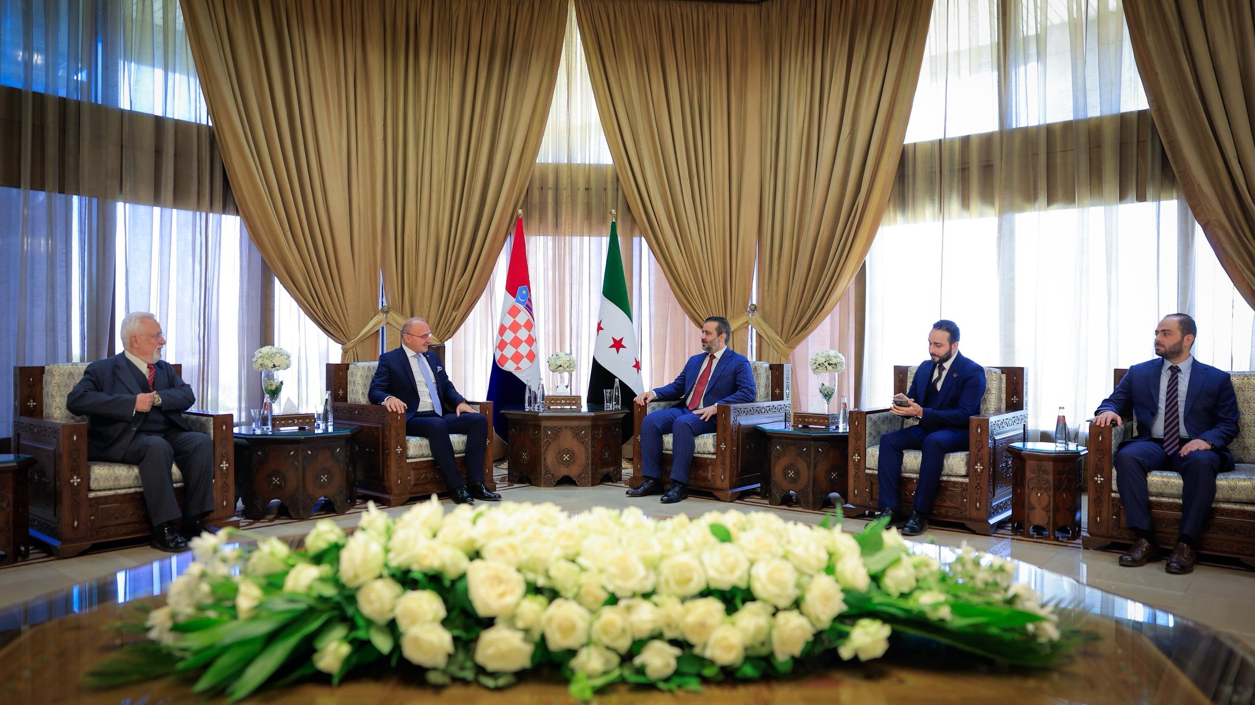 The Minister of Foreign Affairs and Expatriates receives his Croatian counterpart.