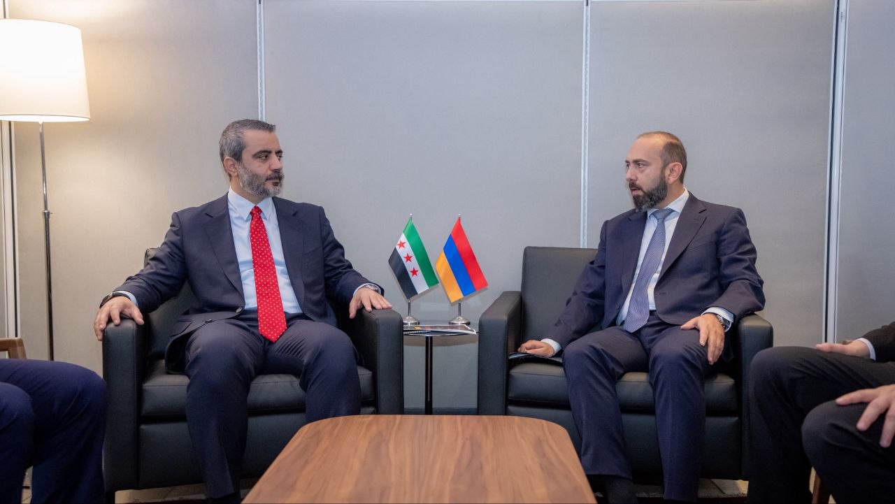 التقى وزير الخارجية والمغتربين السيد أسعد حسن الشيباني، وزير خارجية أرمينيا السيد أرارات ميرزويان