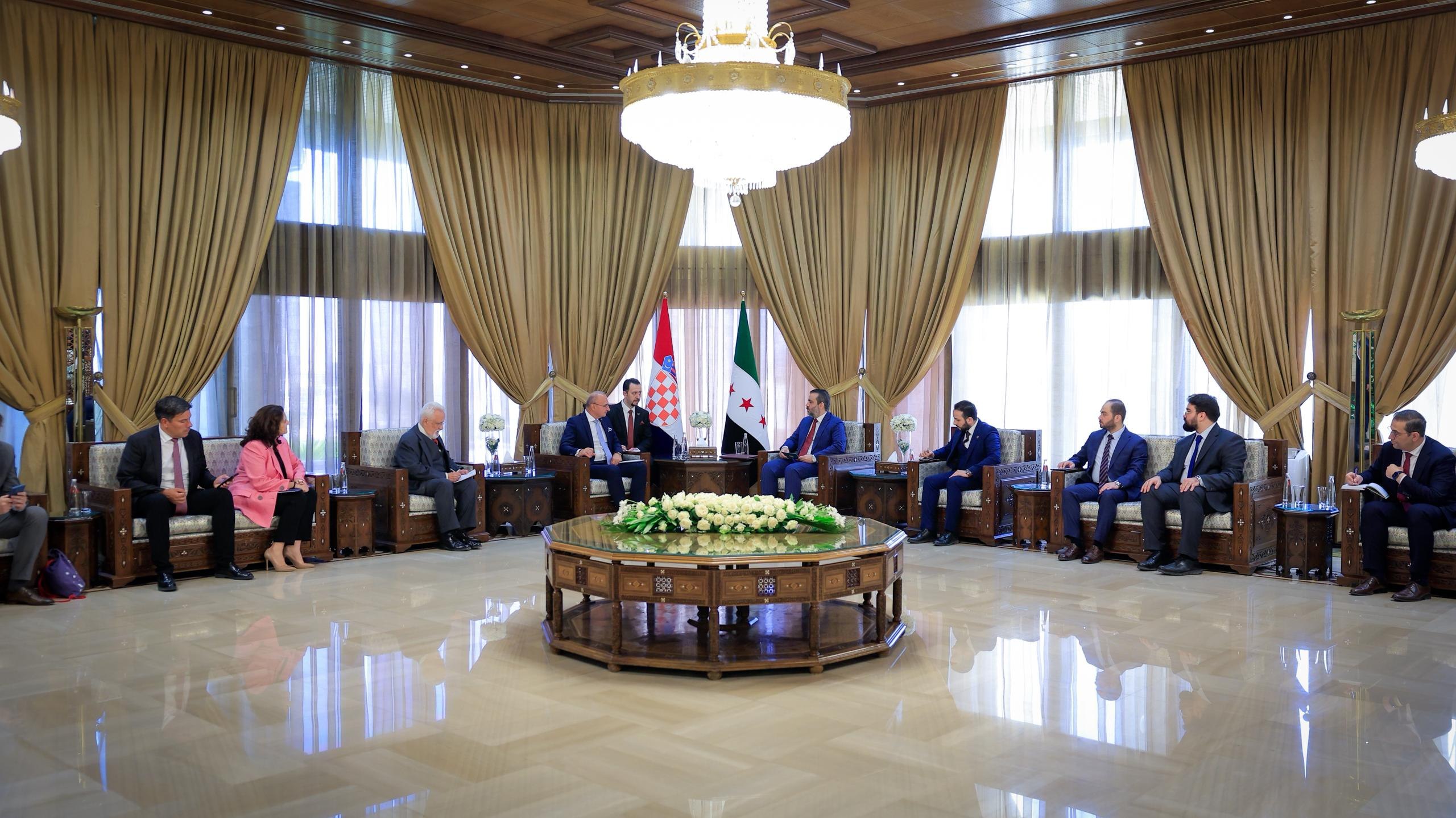 The Minister of Foreign Affairs and Expatriates receives his Croatian counterpart.