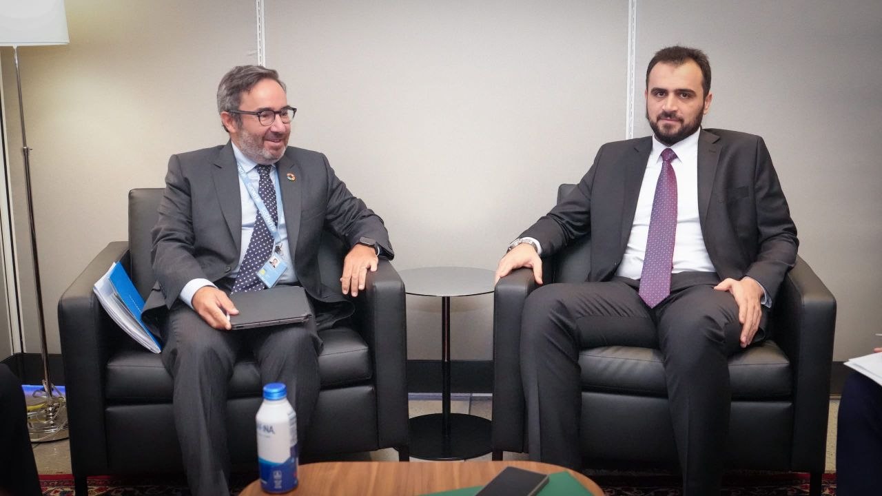 التقى مدير إدارة التعاون الدولي في وزارة الخارجية والمغتربين السيد قتيبة قاديش، وكيل الأمين العام للأمم المتحدة والمدير التنفيذي لمكتب الأمم المتحدة لخدمات المشاريع السيد جورج موريرا دا سيلفا