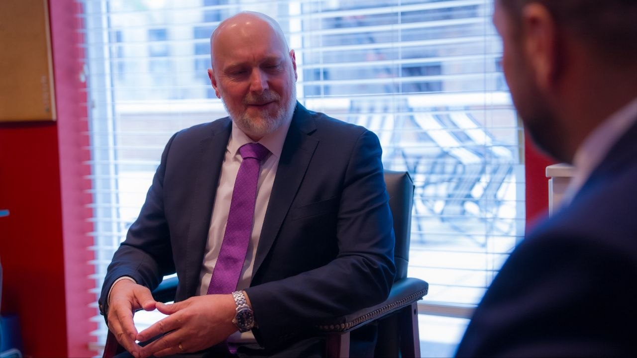 التقى مستشار الشؤون الأوروبية في وزارة الخارجية والمغتربين الدكتور حمزة المصطفى نائب وزير الدولة للعلاقات الثنائية مع دول الجنوب في وزارة الخارجية المجرية السيد إيفان ميدفيتسكي