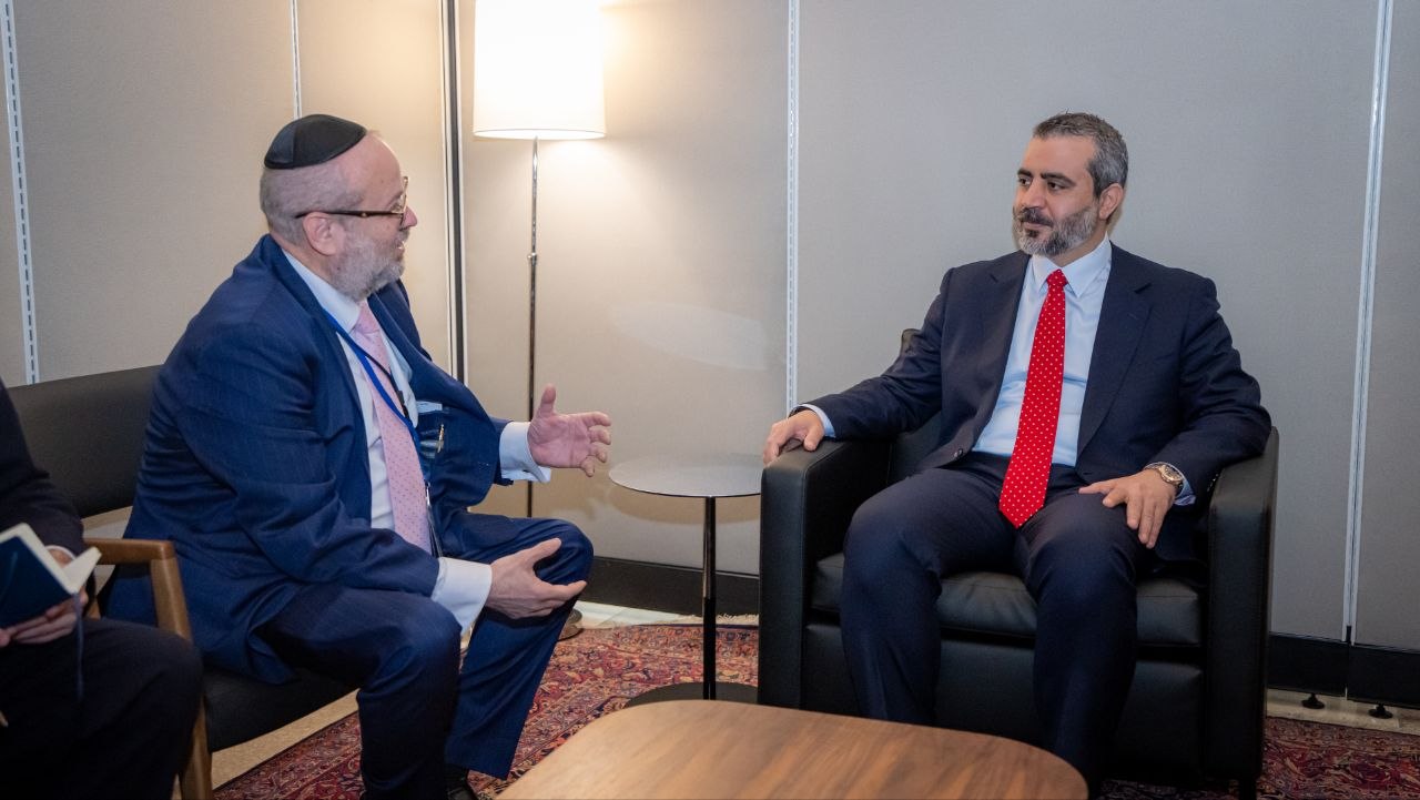 التقى وزير الخارجية والمغتربين السيد أسعد حسن الشيباني المبعوث الأمريكي الخاص لمكافحة معاداة السامية الحاخام يهودا كابلون