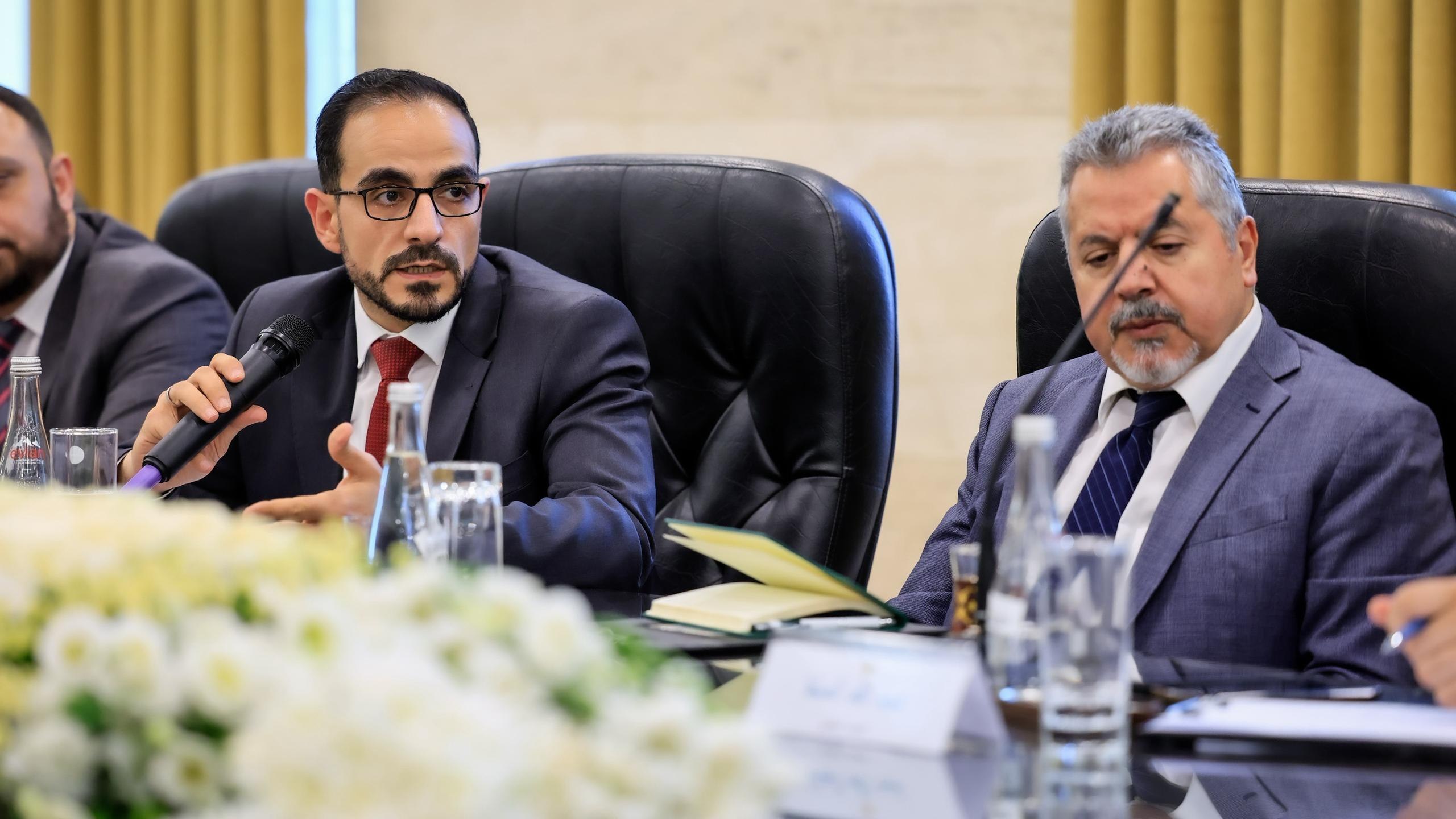 وزير الخارجية والمغتربين يترأس اجتماعًا مع إدارات الوزارة لبحث الخطط المستقبلية