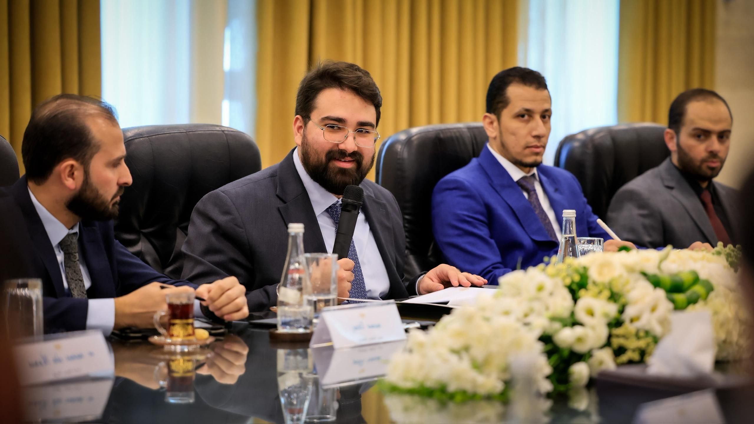 وزير الخارجية والمغتربين يترأس اجتماعًا مع إدارات الوزارة لبحث الخطط المستقبلية