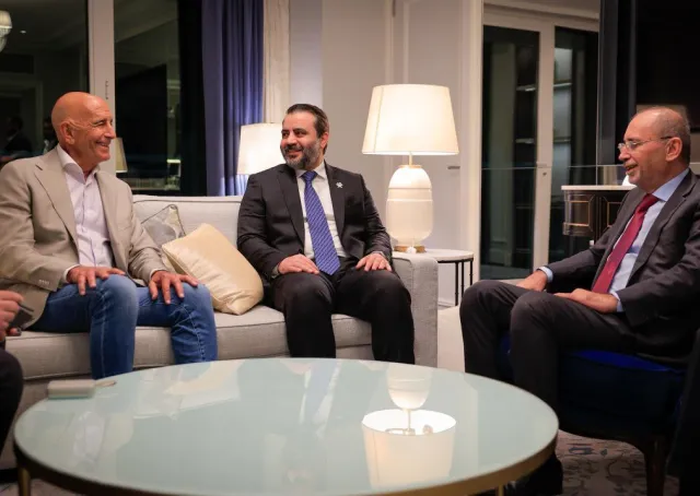 التقى وزير الخارجية والمغتربين السيد أسعد حسن الشيباني بنائب رئيس الوزراء ووزير الخارجية الأردني السيد أيمن الصفدي