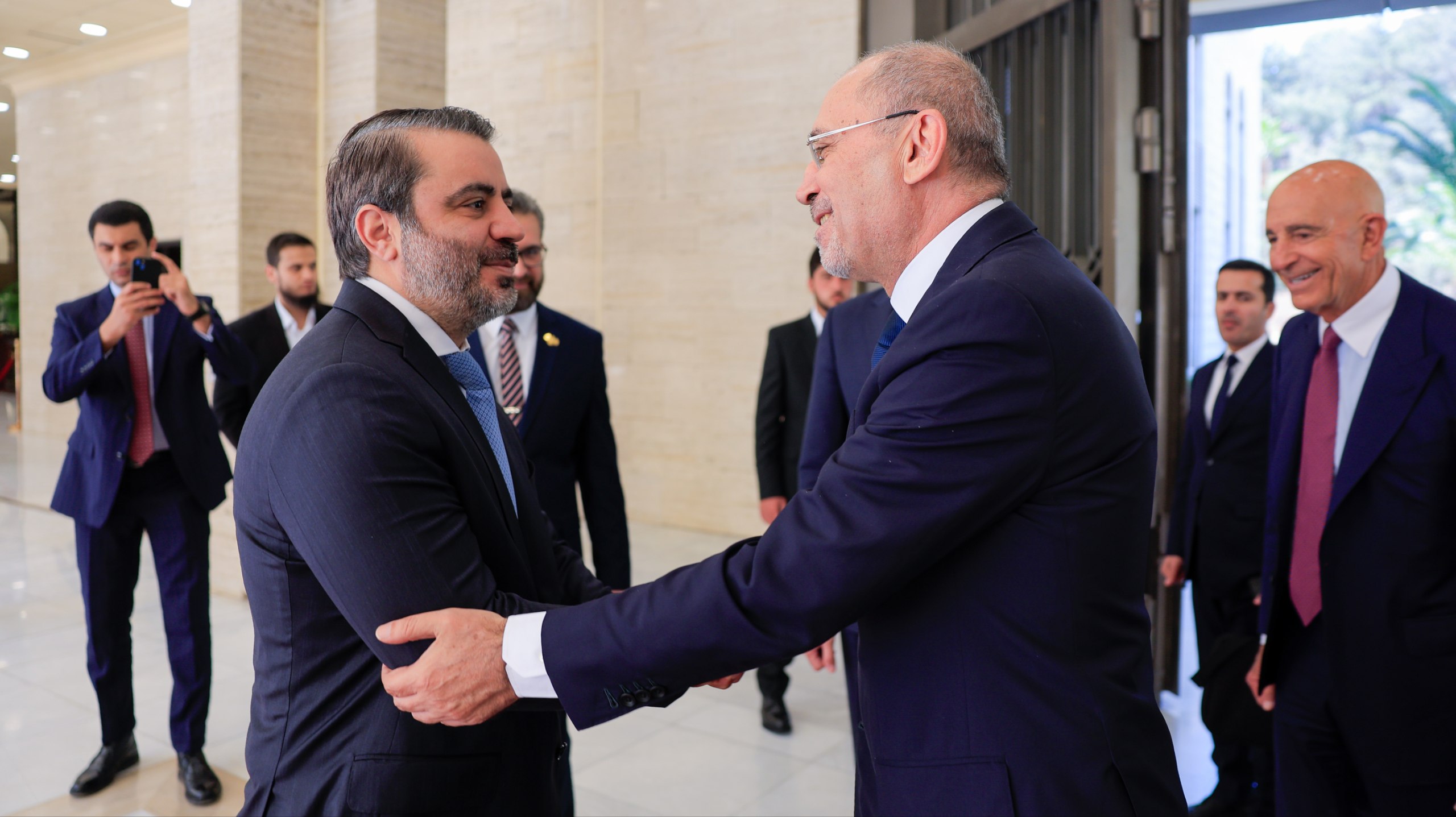 وزير الخارجية والمغتربين السيد أسعد حسن الشيباني يستقبل نائب رئيس الوزراء ووزير الخارجية وشؤون المغتربين في المملكة الأردنية الهاشمية السيد أيمن الصفدي