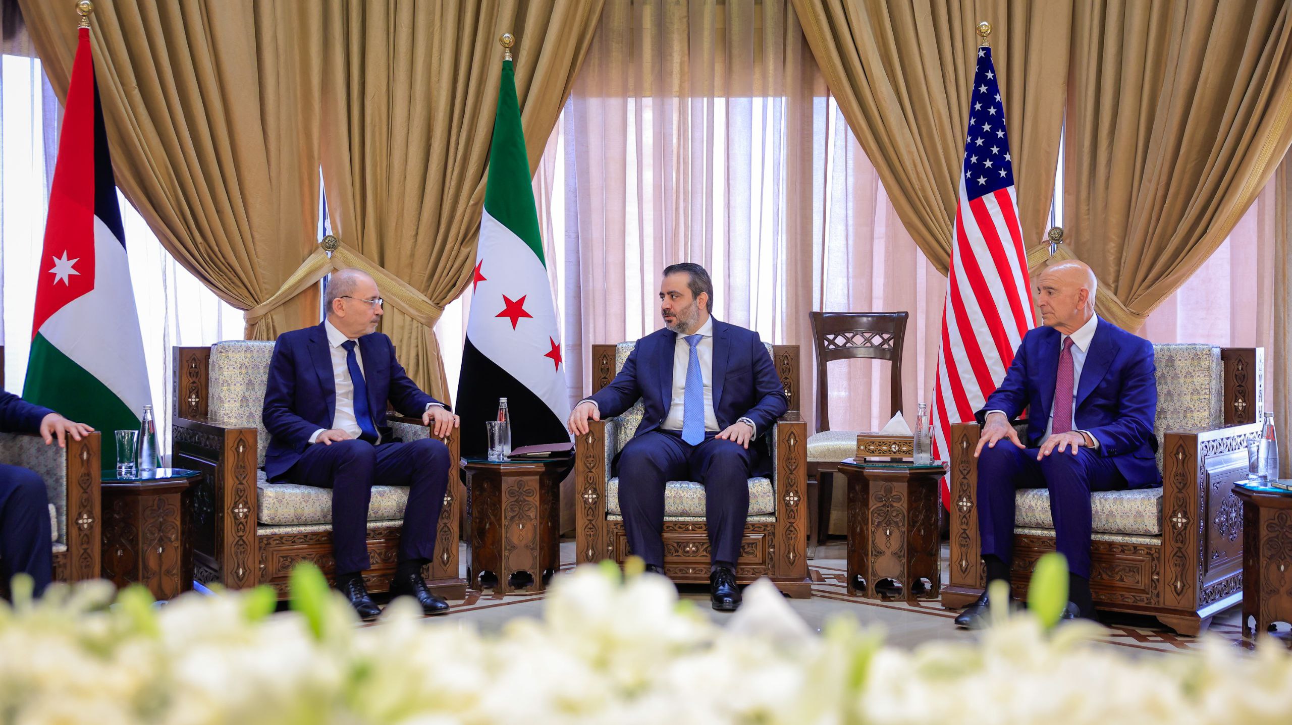 وزير الخارجية والمغتربين السيد أسعد حسن الشيباني يستقبل نائب رئيس الوزراء ووزير الخارجية وشؤون المغتربين في المملكة الأردنية الهاشمية السيد أيمن الصفدي