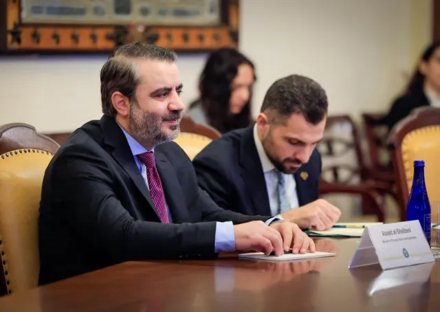 التقى اليوم وزير الخارجية والمغتربين السيد أسعد حسن الشيباني في واشنطن عددًا من المسؤولين في وزارة الخزانة الأمريكية، وذلك بحضور المبعوث الأمريكي الخاص إلى سوريا السيد توماس باراك.