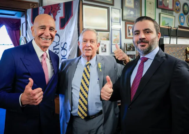 وزير الخارجية والمغتربين السيد أسعد حسن الشيباني يلتقي في واشنطن عضو مجلس النواب الأميركي جو ويلسون