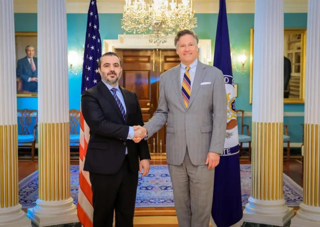التقى وزير الخارجية والمغتربين السيد أسعد حسن الشيباني اليوم في واشنطن نائب وزير الخارجية الأمريكي السيد كريستوفر لاندوا.