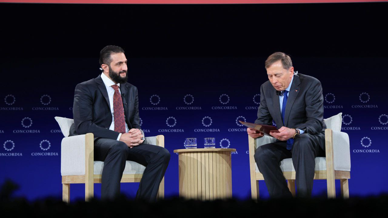 في إطار مشاركتهما في قمة كونكورديا المنعقدة في نيويورك، حضر فخامة رئيس الجمهورية السيد أحمد الشرع ووزير الخارجية والمغتربين السيد أسعد حسن الشيباني جانبًا من فعاليات القمة