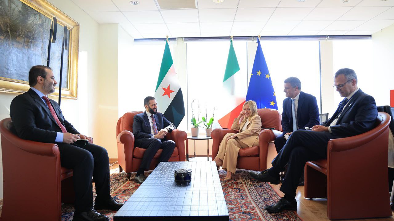 فخامة رئيس الجمهورية العربية السورية السيد أحمد الشرع، يرافقه وزير الخارجية والمغتربين السيد أسعد حسن الشيباني يلتقي برئيسة وزراء إيطاليا السيدة جورجيا ميلوني