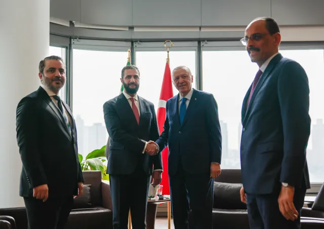 President Al-Sharaa Meets President Erdoğan of Türkiye on the Sidelines of the UNGA Session in New York