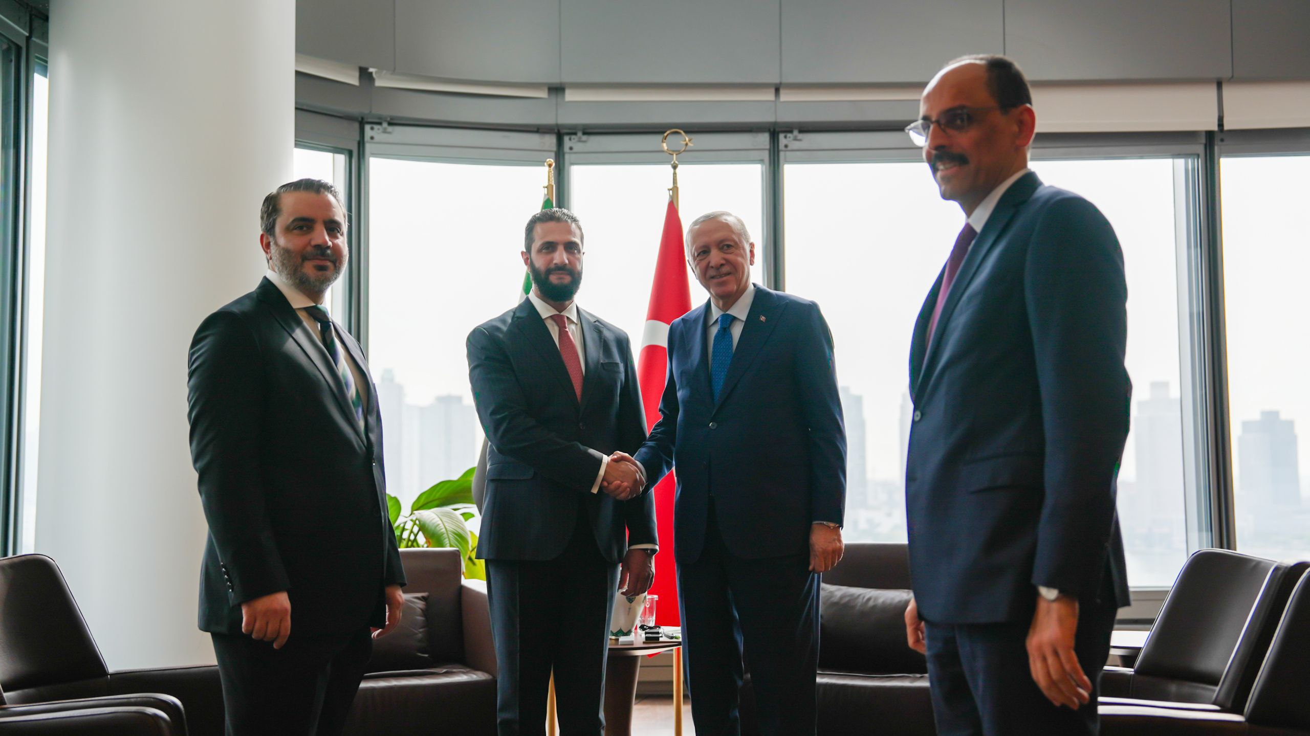 President Al-Sharaa Meets President Erdoğan of Türkiye on the Sidelines of the UNGA Session in New York