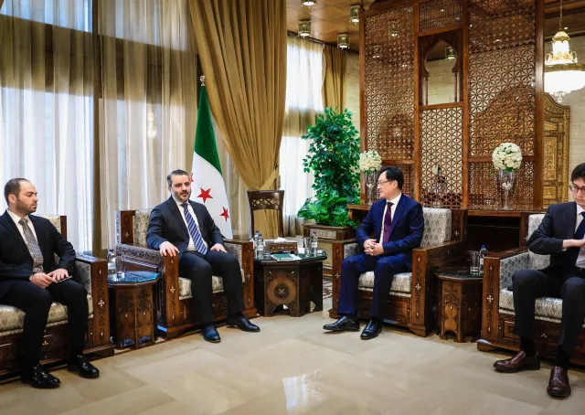 The Minister of Foreign Affairs and Expatriates, Mr. Asaad Hasan Al-Shaibani, received the Ambassador of the People’s Republic of China to the Syrian Arab Republic, Mr. Shi Hongwei, in the capital, Damascus.