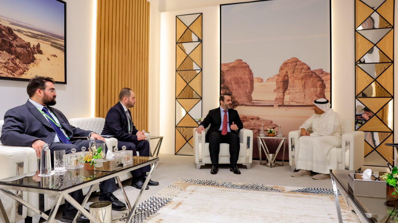 وزير الخارجية والمغتربين السيد أسعد حسن الشيباني يلتقي الأمين العام لمجلس التعاون الخليجي السيد جاسم محمد البديوي 