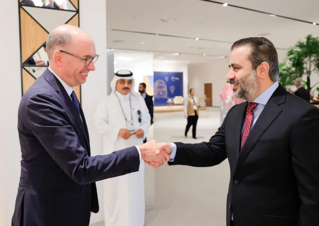 التقى وزير الخارجية والمغتربين السيد أسعد حسن الشيباني وزير الدولة الألماني للتعاون الاقتصادي والتنمية السيد نيلز آنين