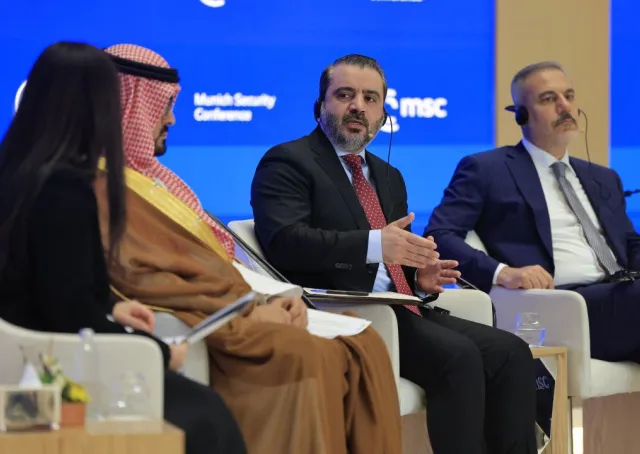 وزير الخارجية والمغتربين السيد أسعد حسن الشيباني يشارك في جلسة حوارية بعنوان "دعم المرحلة الانتقالية والاقتصاد وإعادة الإعمار في سوريا"