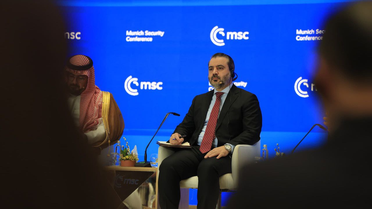 وزير الخارجية والمغتربين السيد أسعد حسن الشيباني يشارك في جلسة حوارية بعنوان "دعم المرحلة الانتقالية والاقتصاد وإعادة الإعمار في سوريا"