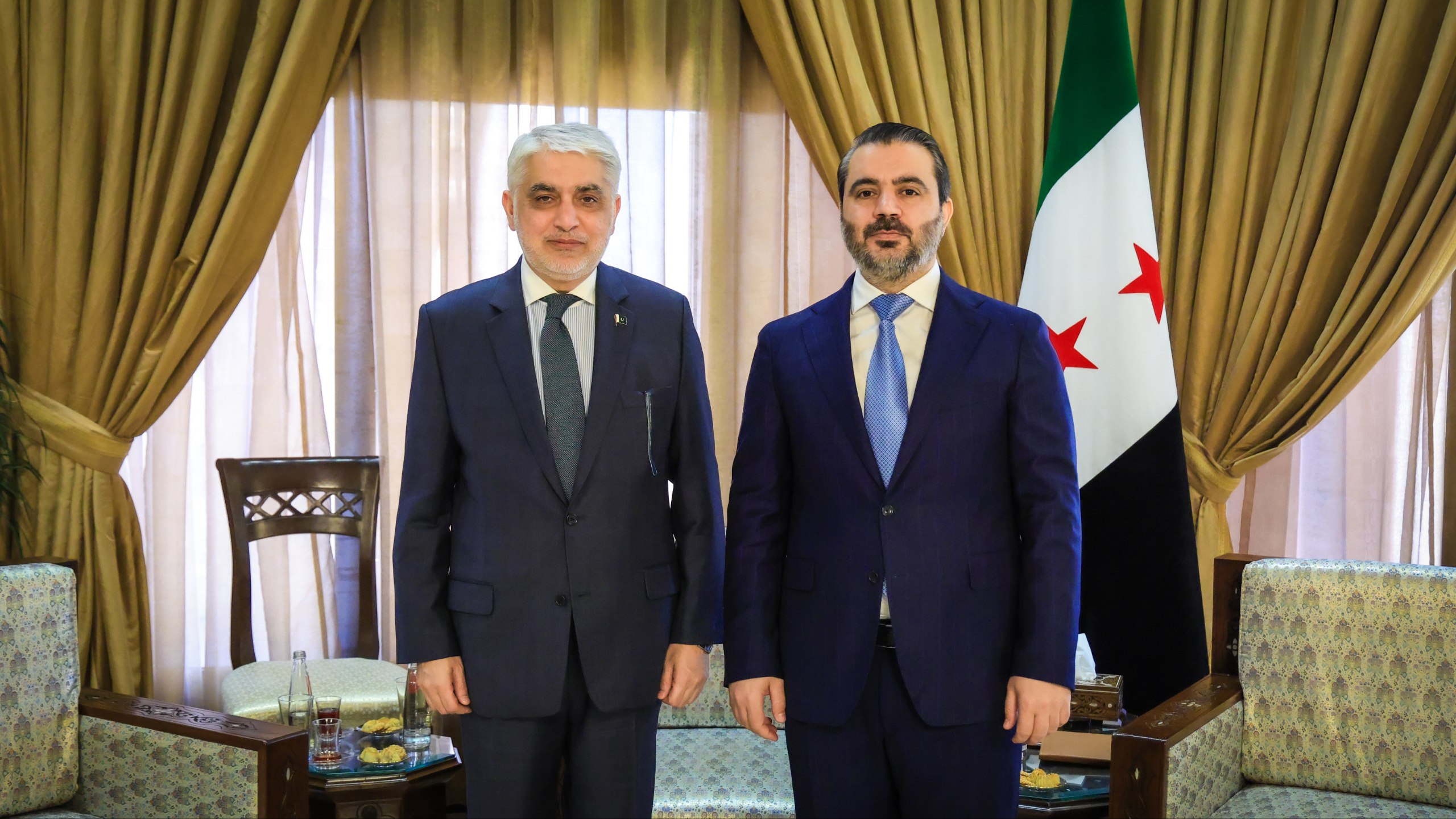 وزير الخارجية والمغتربين السيد أسعد حسن الشيباني، يلتقي وفدًا باكستانيًّا برئاسة السيد شهريار أكبر خان مساعد وزير الخارجية الباكستاني لشؤون الشرق الأوسط في دمشق