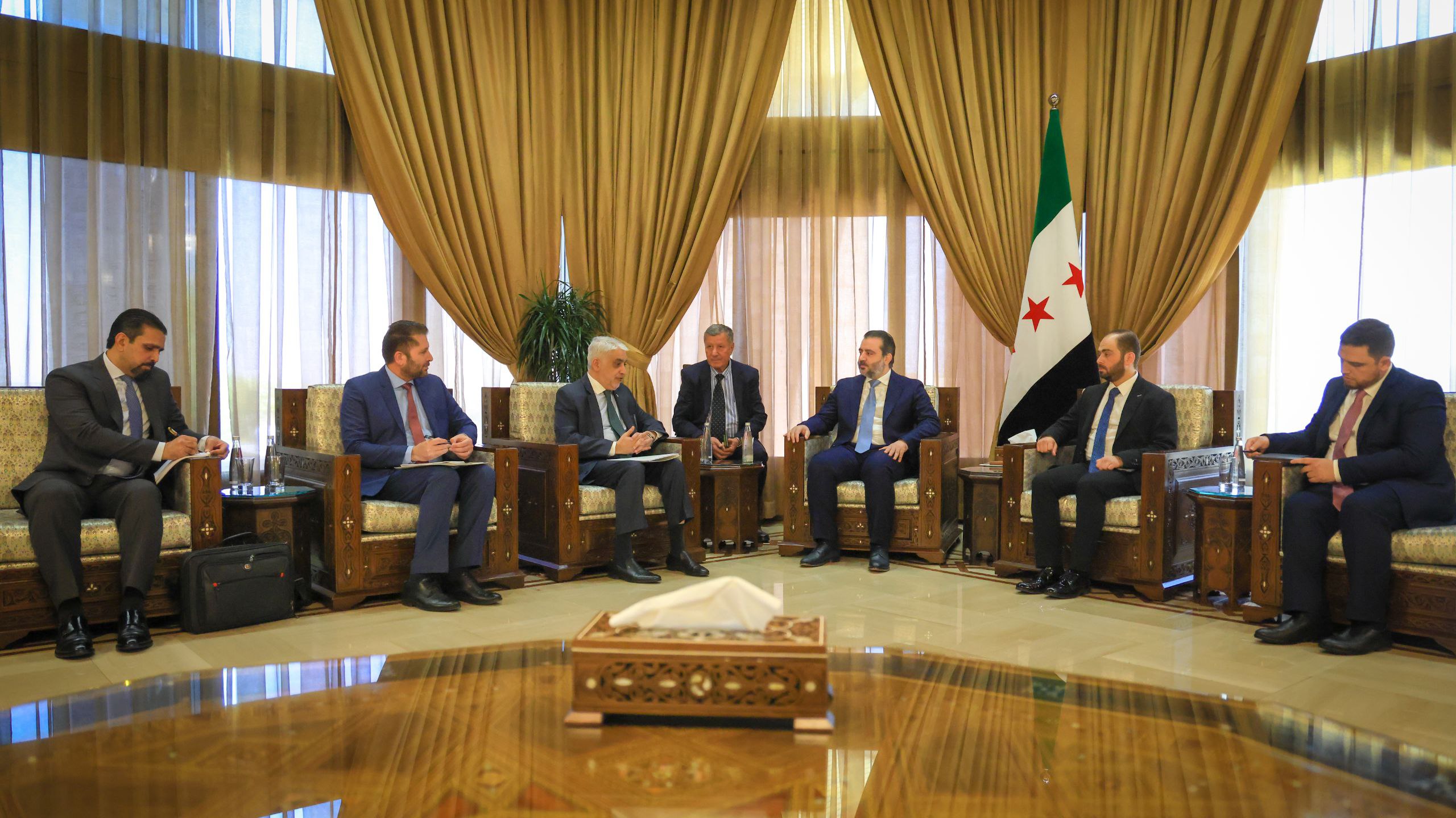 وزير الخارجية والمغتربين السيد أسعد حسن الشيباني، يلتقي وفدًا باكستانيًّا برئاسة السيد شهريار أكبر خان مساعد وزير الخارجية الباكستاني لشؤون الشرق الأوسط في دمشق